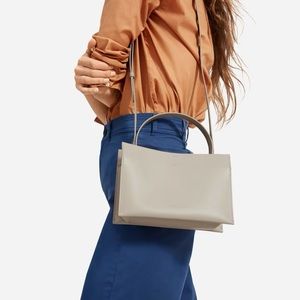 Like new Everlane crossbody bag, light taupe color. Made in Italy.Italianleather